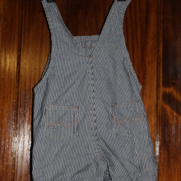 Baby train conductor style overalls by Wrangler - Picture 5 of 10